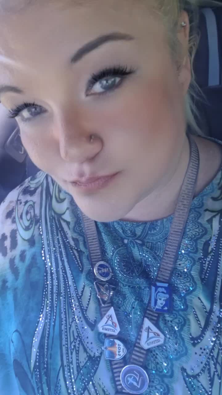 @April Robinson