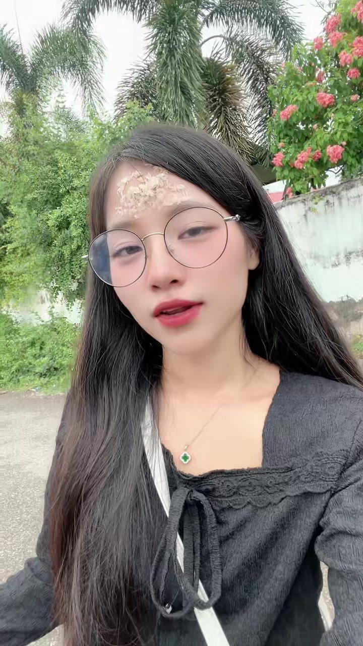 @Sneha._. 🧷