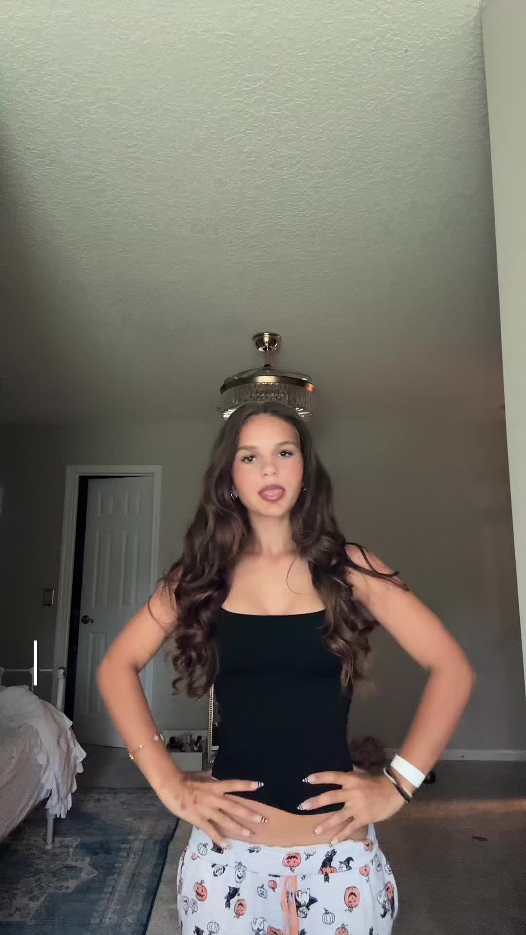 @Amelia + Noell Jett