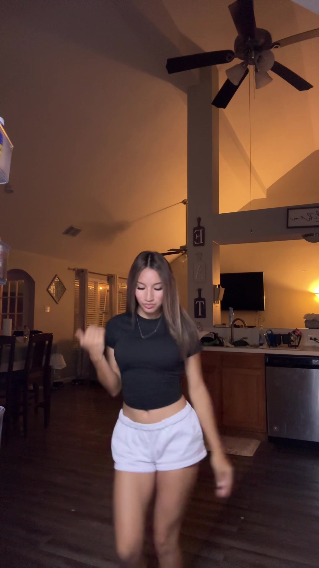@Khlo