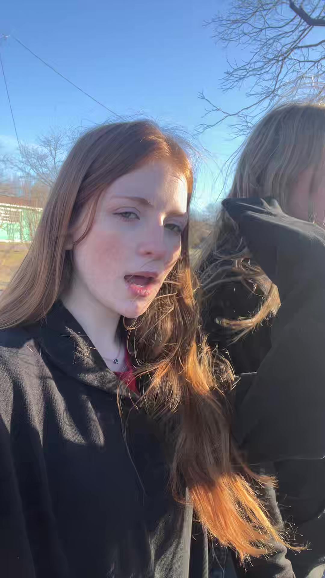 @👅