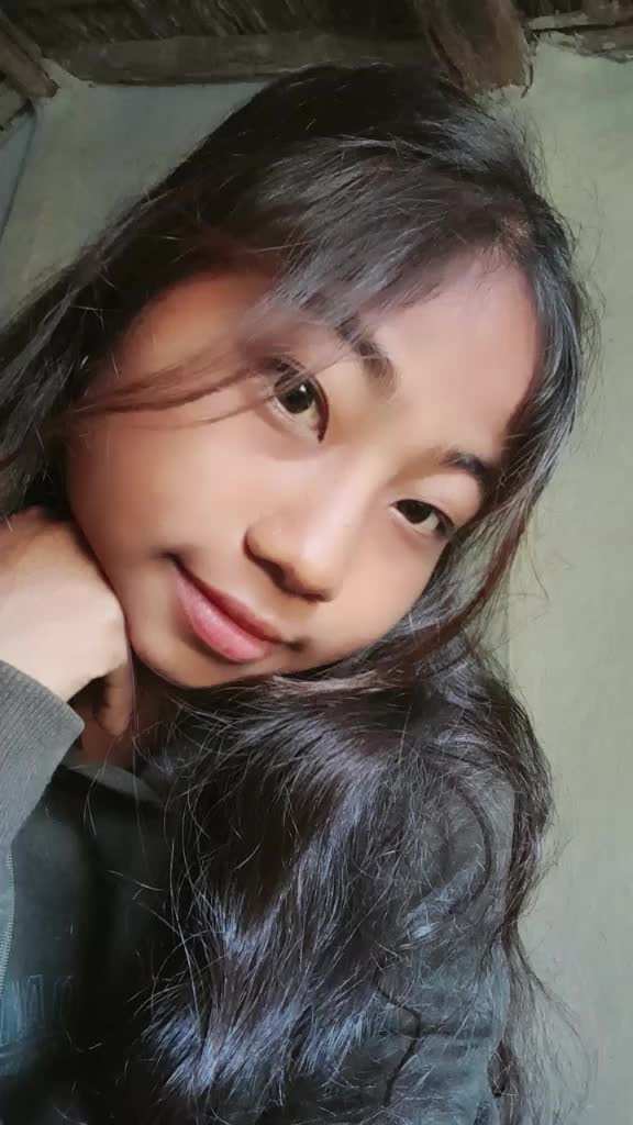 @🐼🦋Aakriti...😊😫🖤