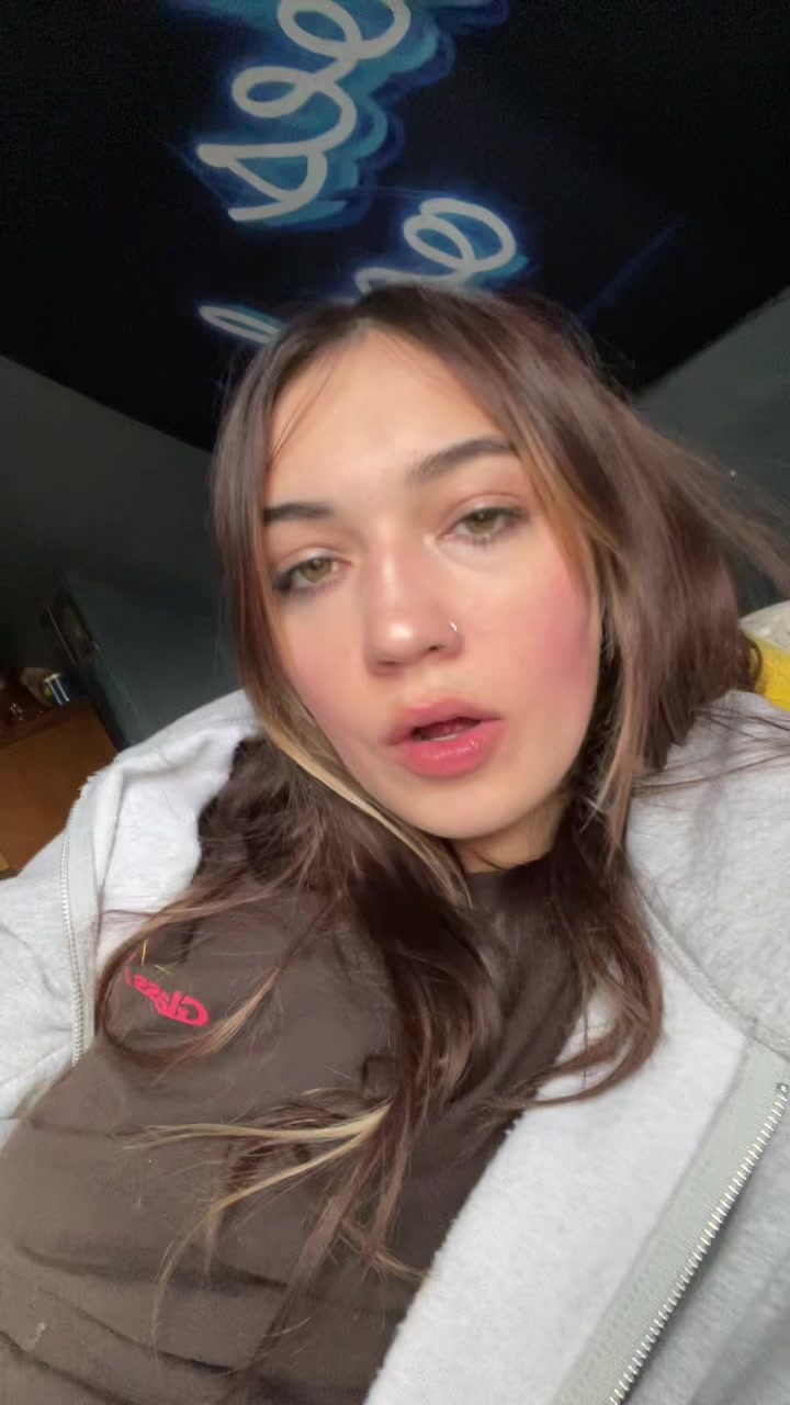 @queenzee._420