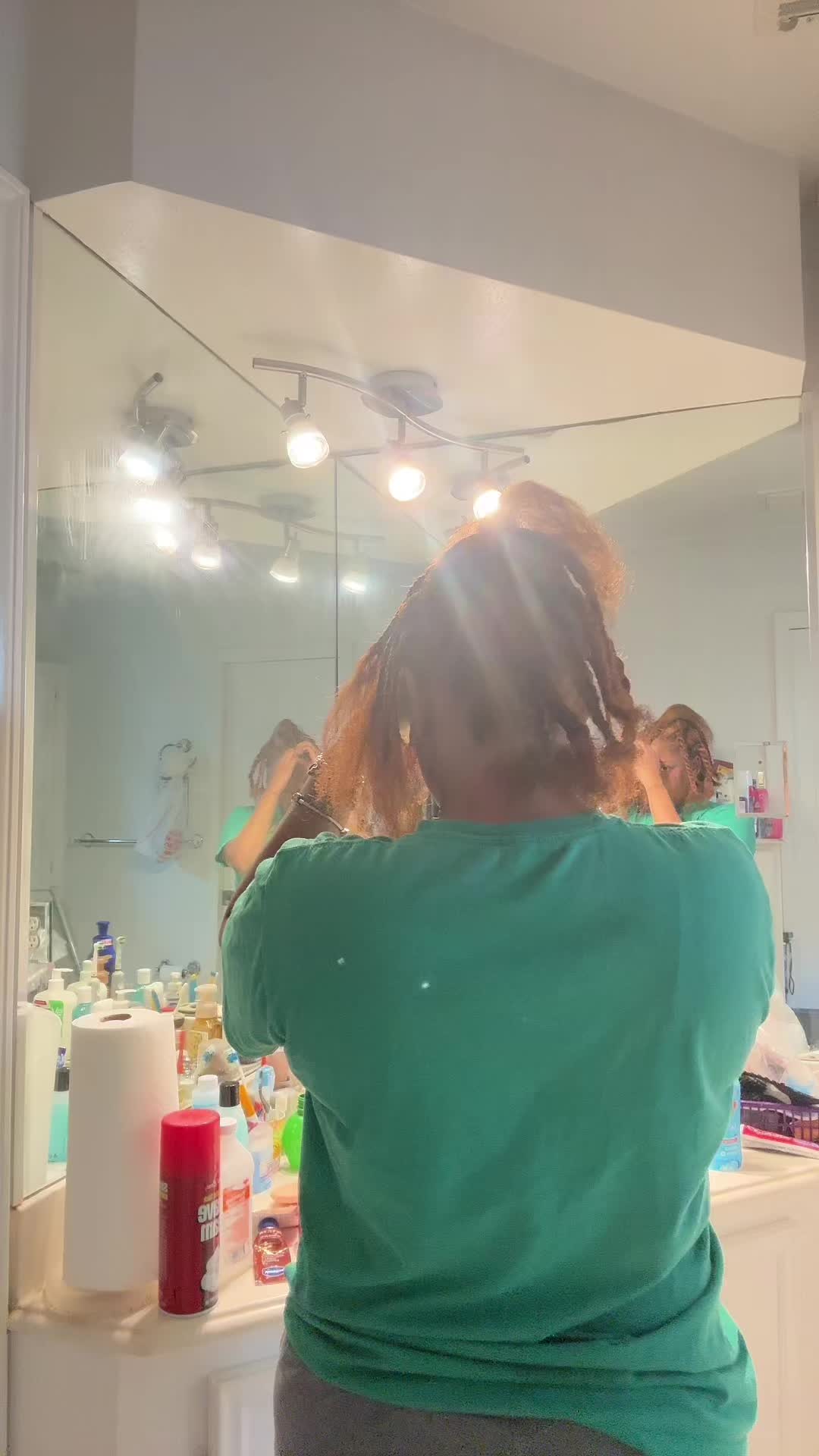 @mooniiee24