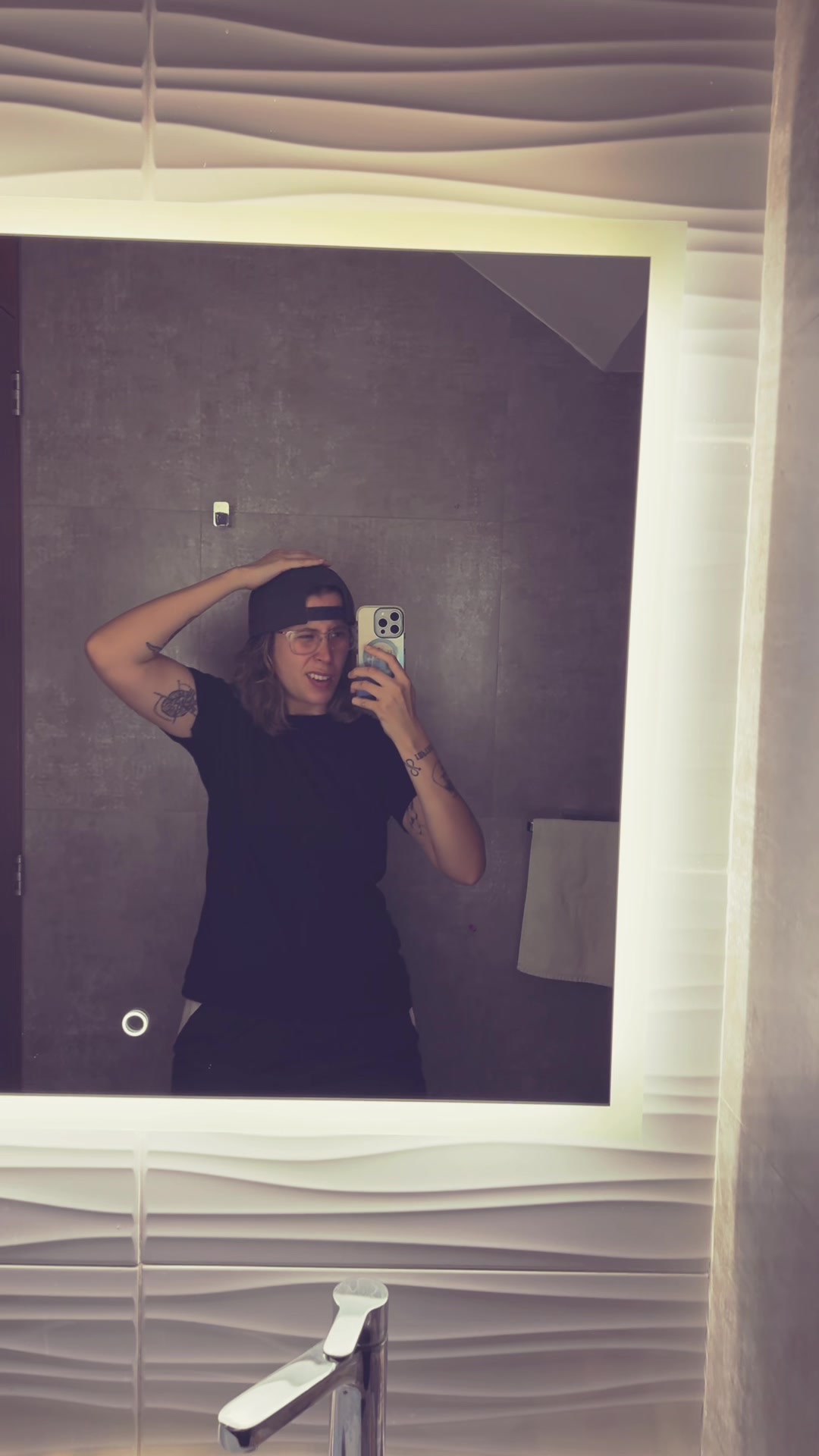 @Alowafer