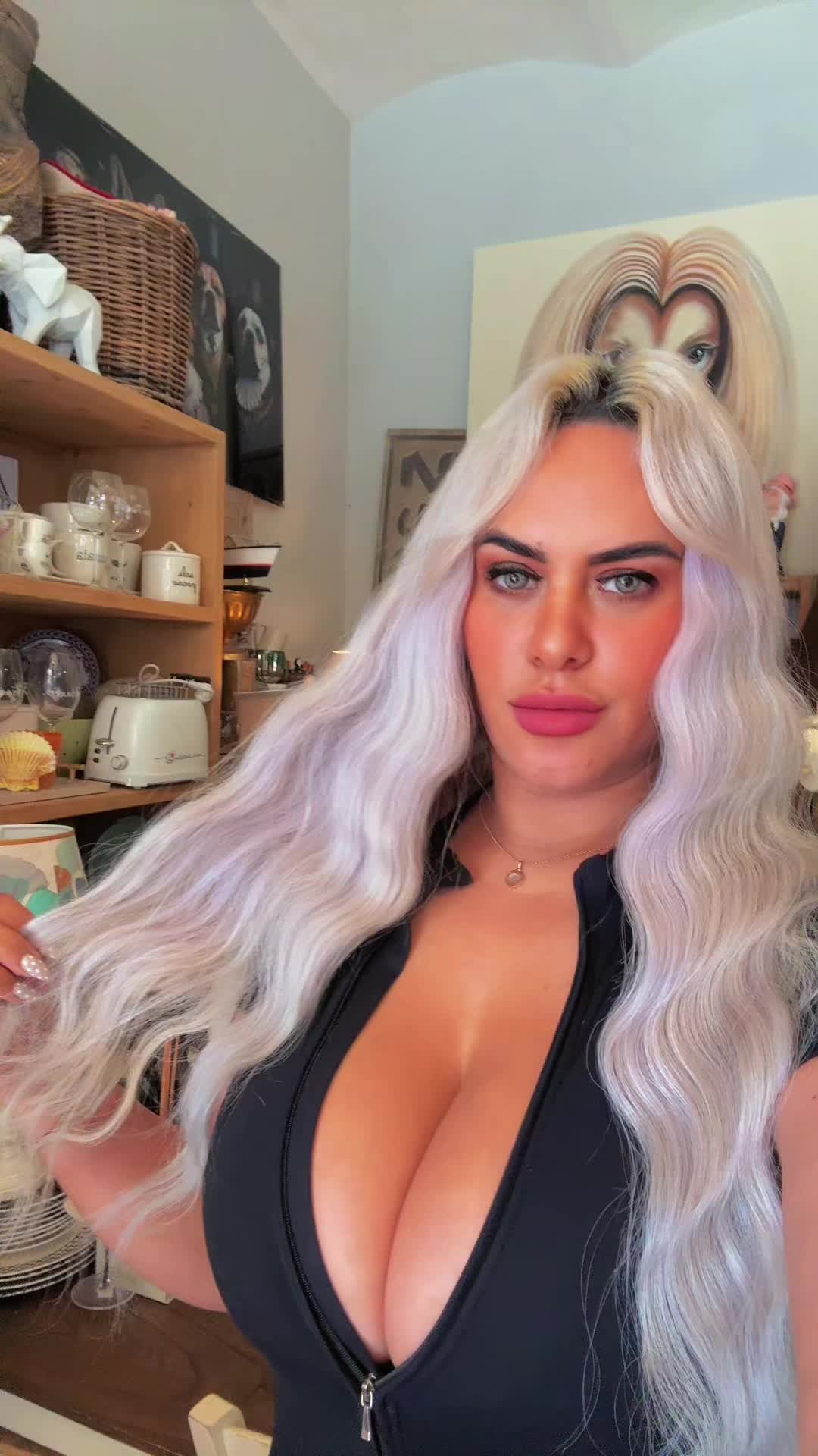 @Afrodite369