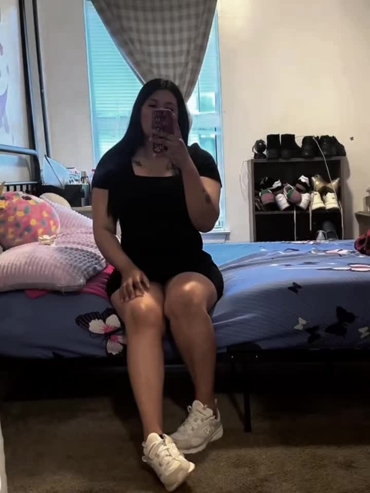 @Liss Giron 🦂
