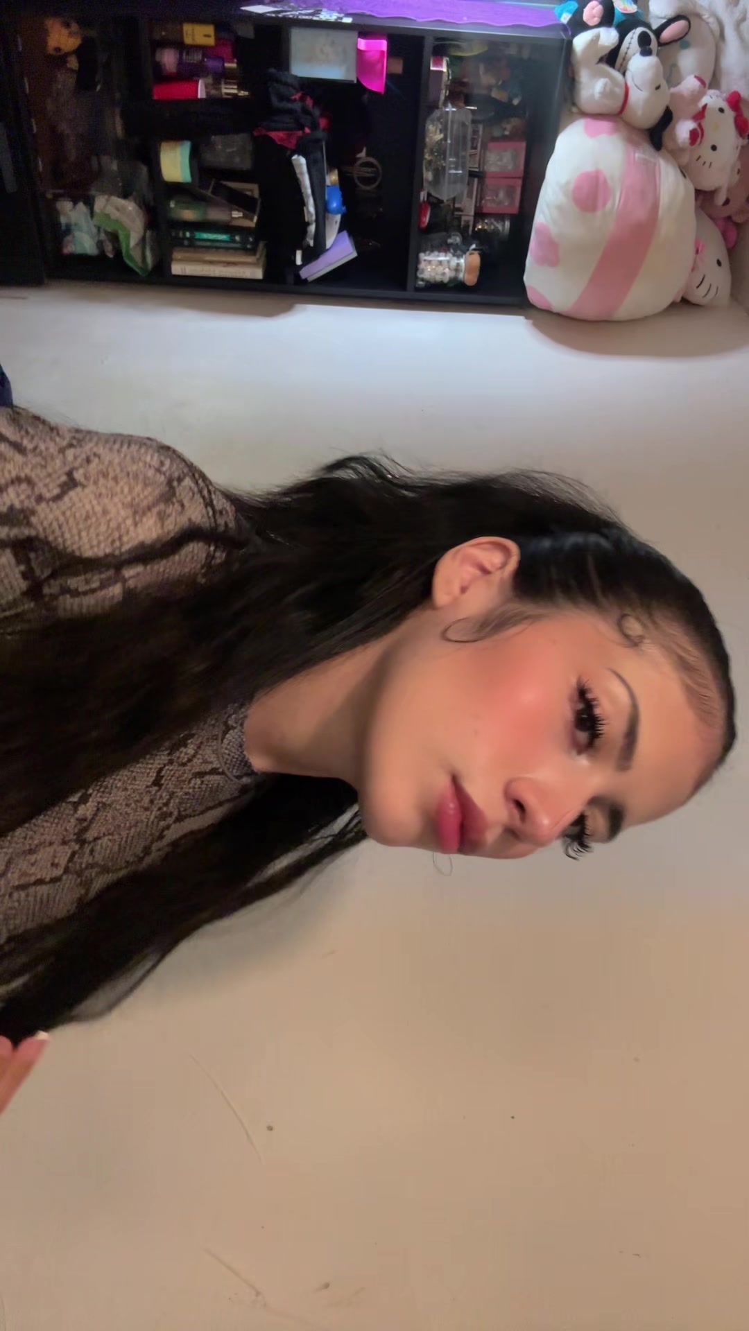 @:3