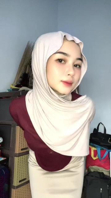 @Azizee_