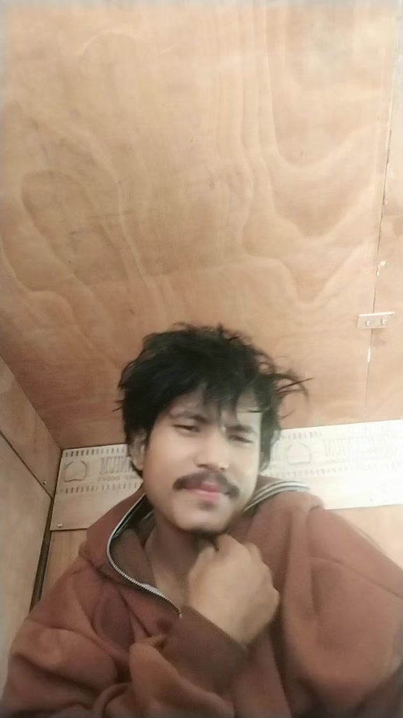 @Mr.. mukhiya😊