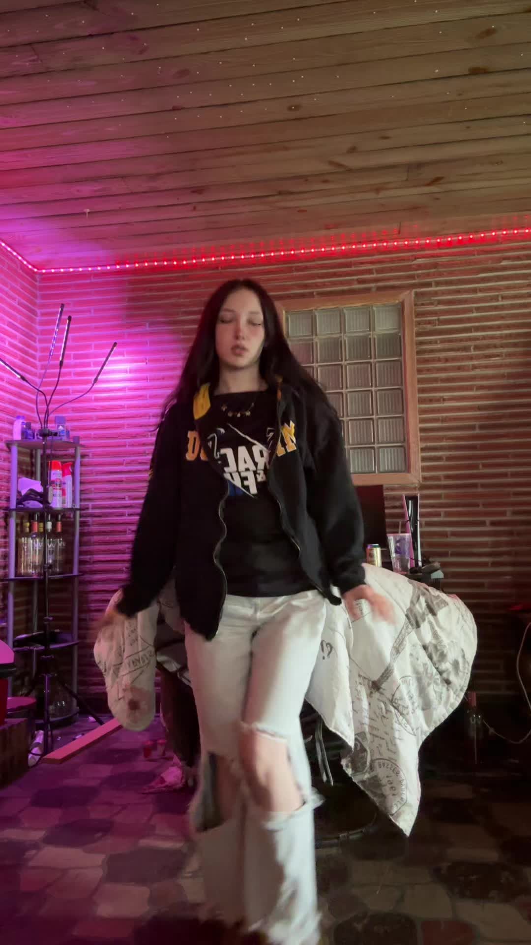 @JustaContentHouse