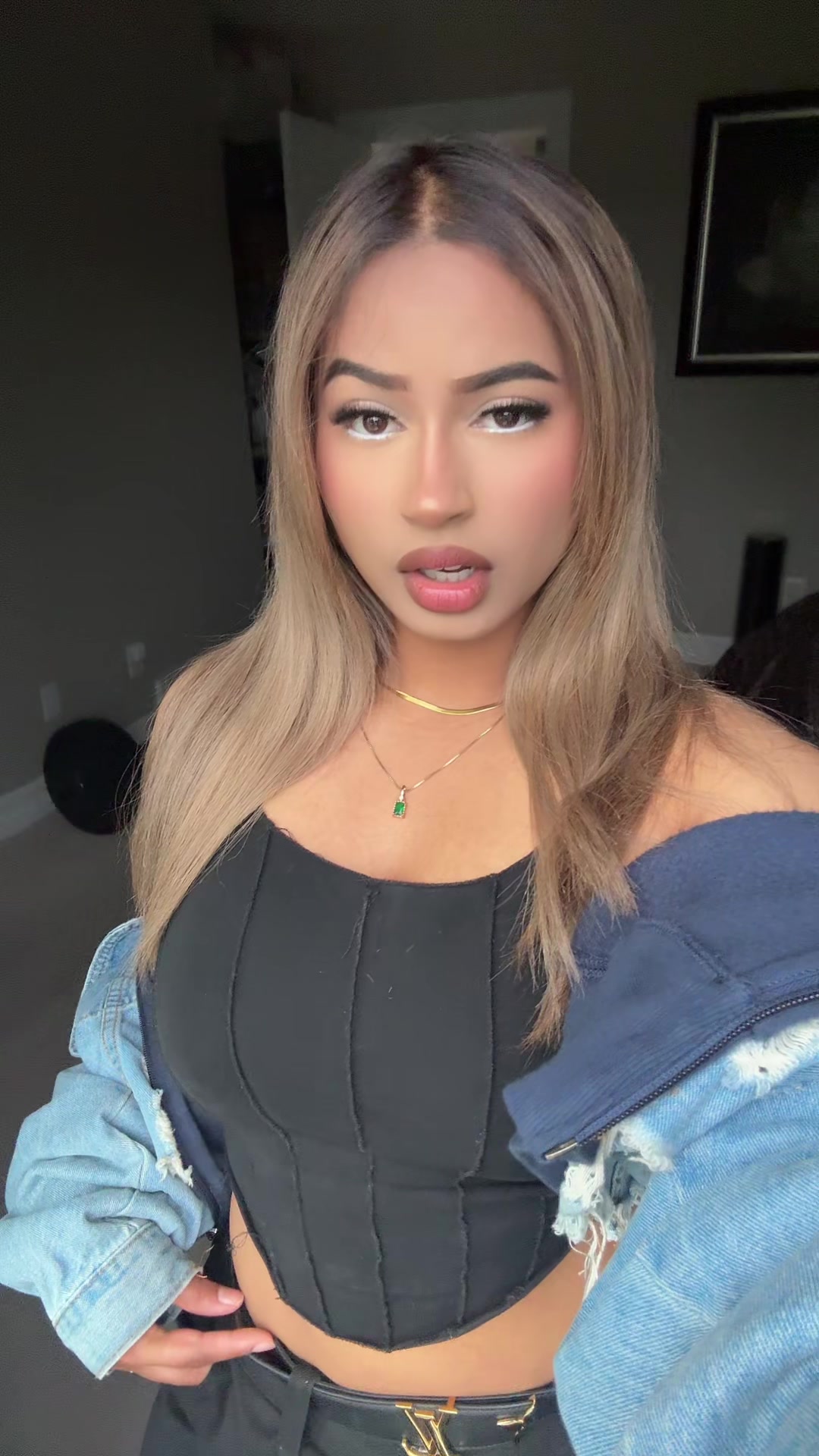 @𝒗𝒊𝒏𝒆𝒆𝒕𝒂𝒃𝒉𝒆𝒏𝒅𝒘𝒂𝒍