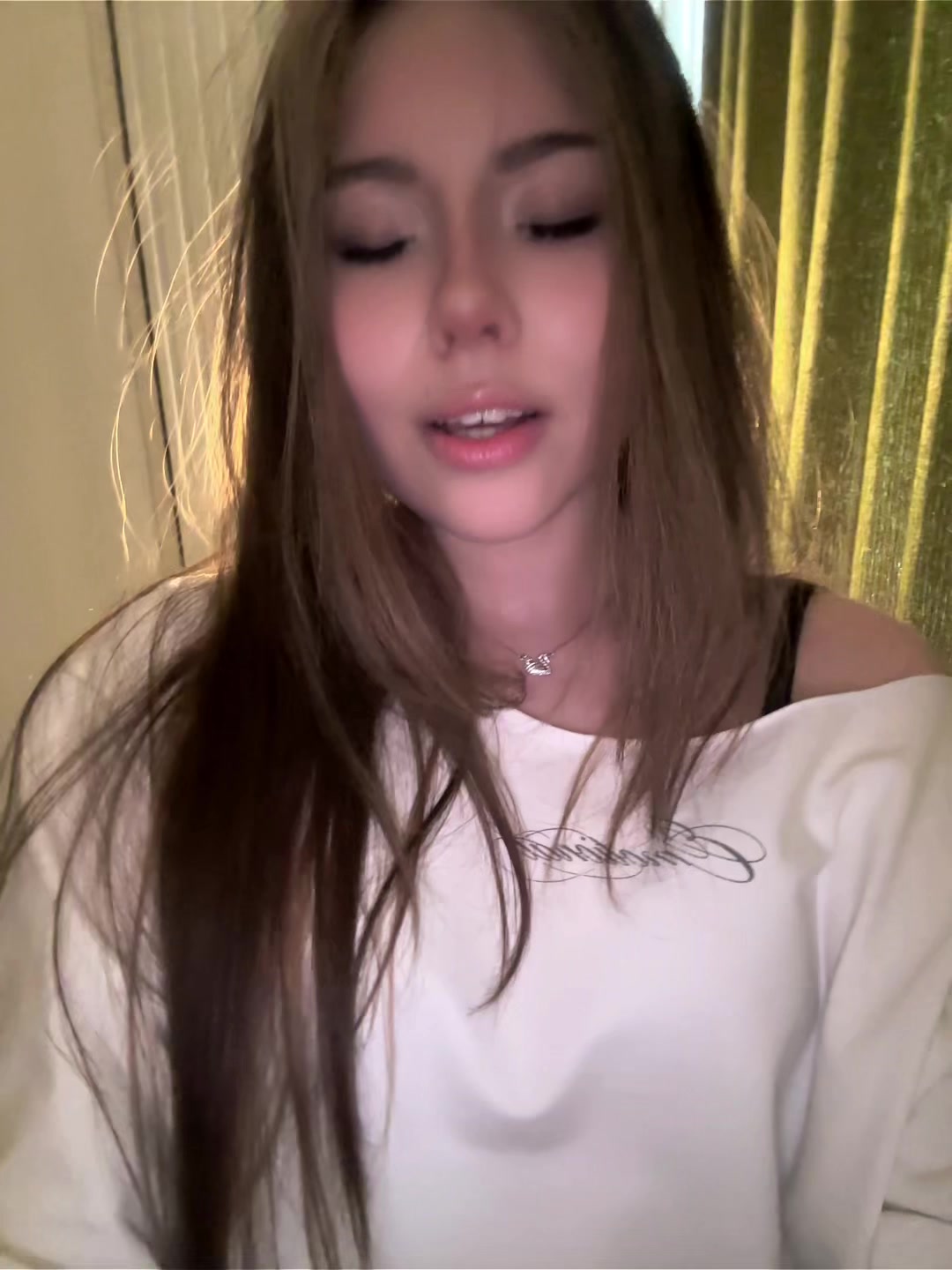 @𝑌𝑢𝑙𝑖𝑎𝑛𝑜𝑣𝑎