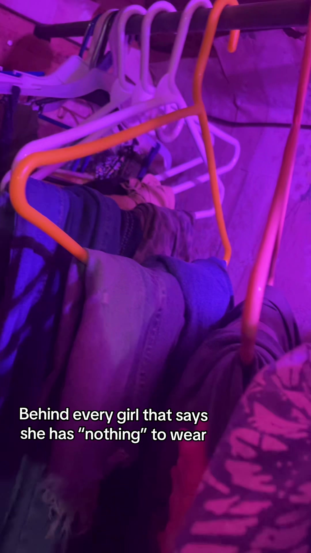 @👻