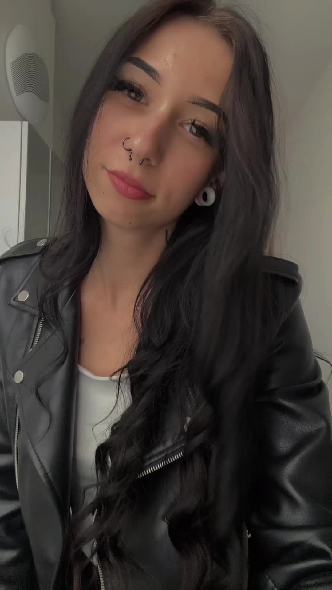 @🎭