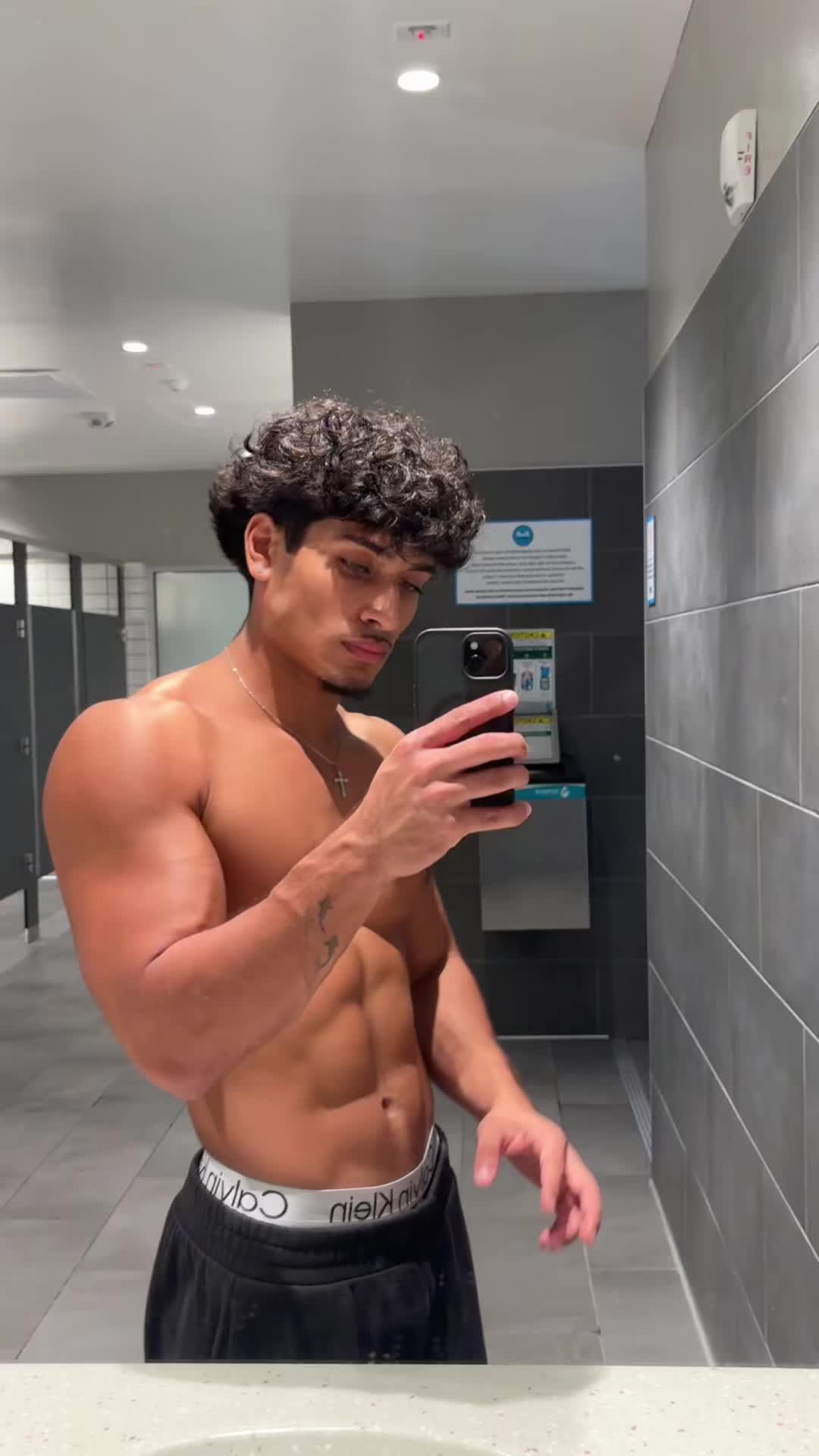 @Its_Zeangonza
