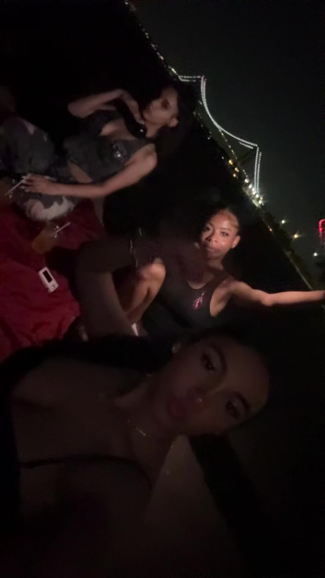 @Leahroseeee