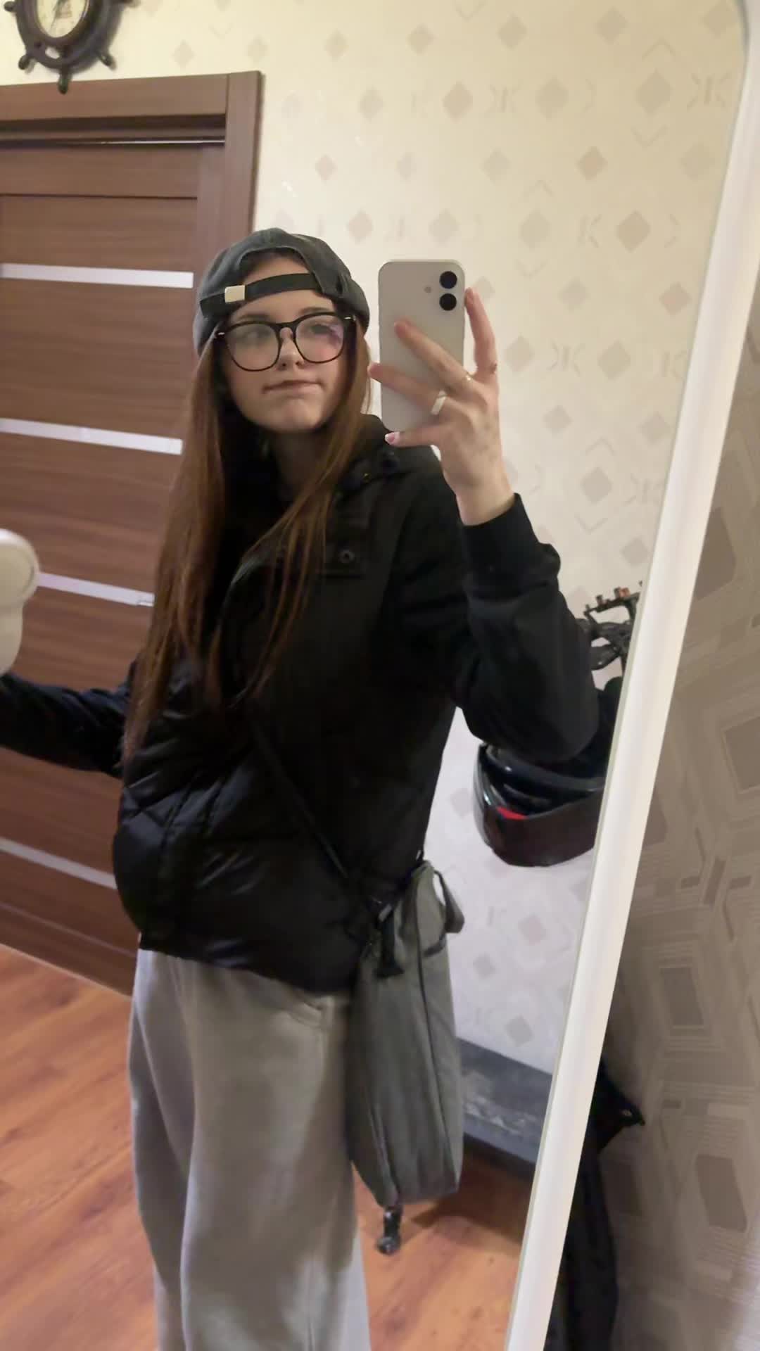 @Ищу девушку пиши я