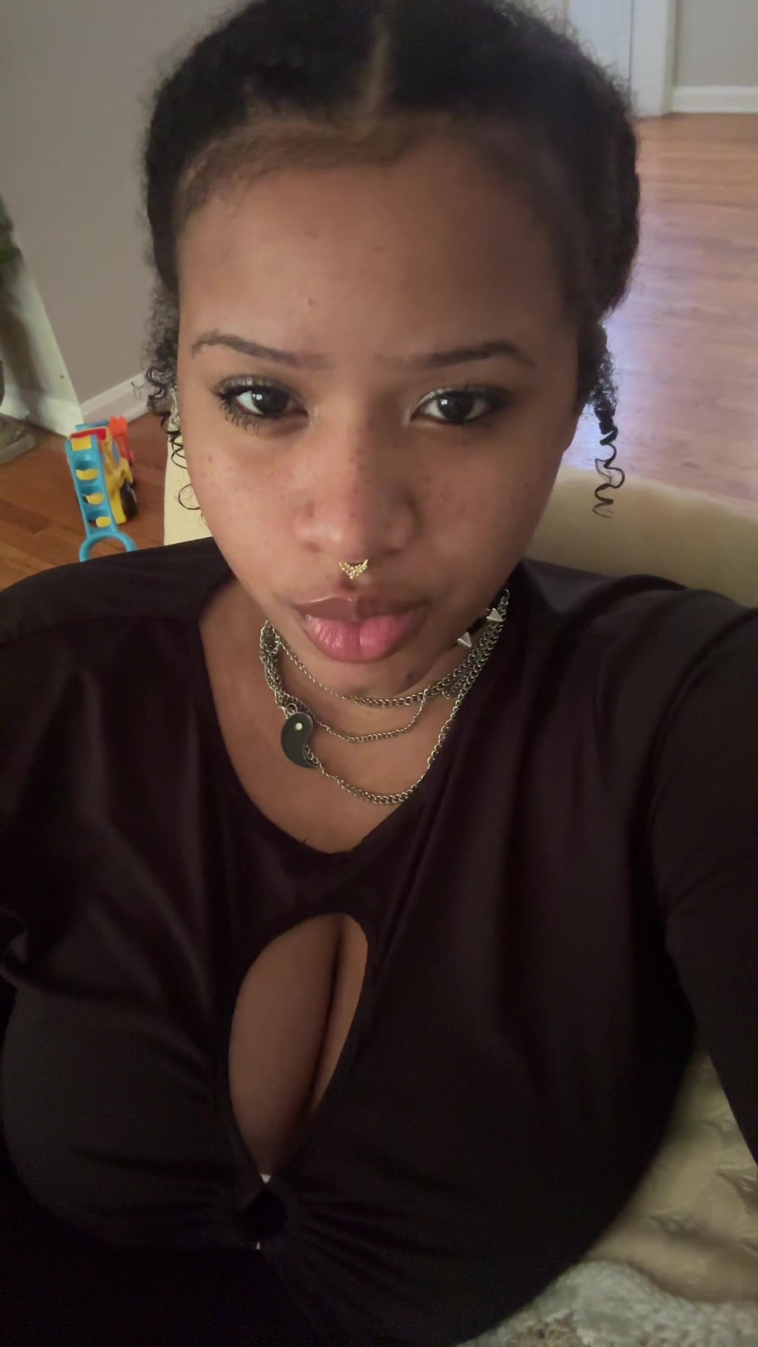 @mizvenuz