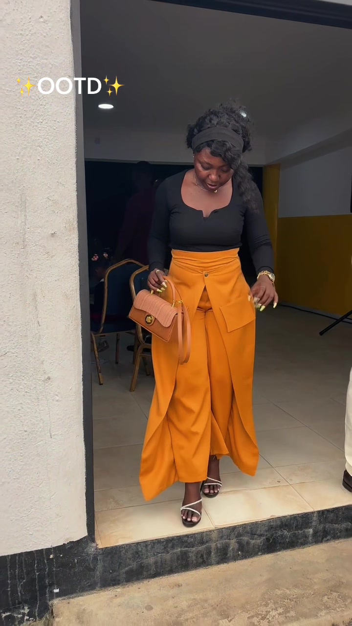 @Melanin_nini_