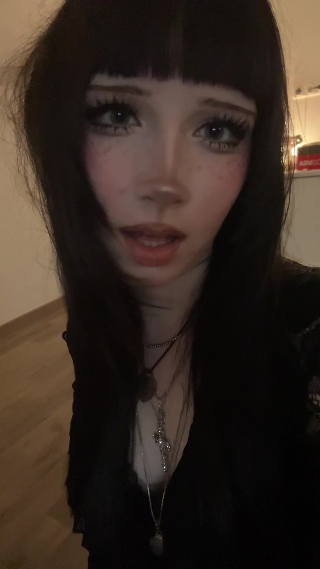 @nicole