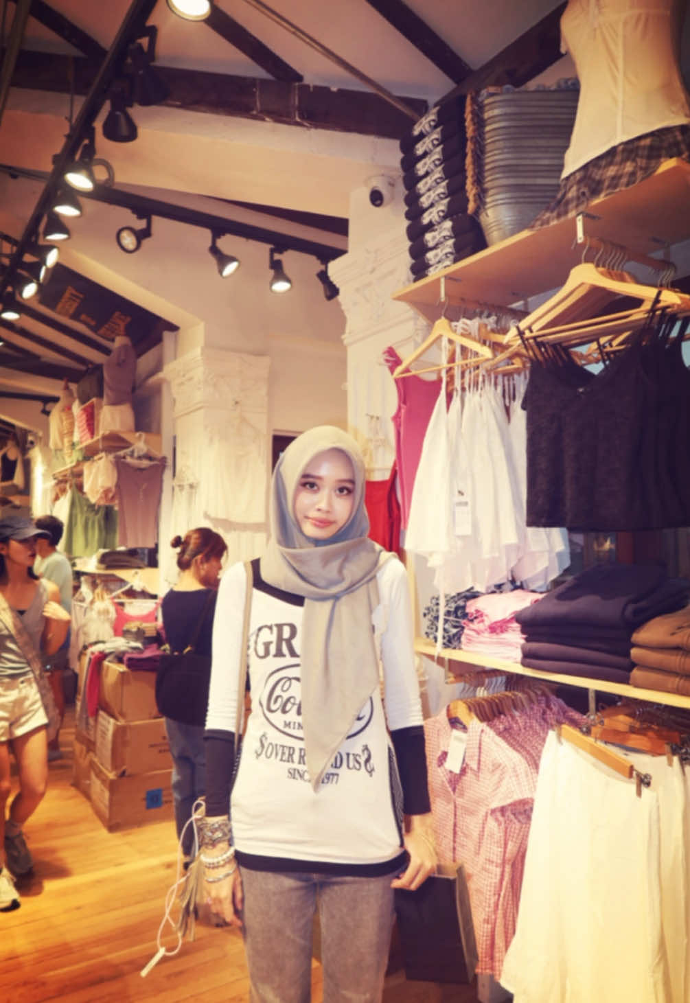 @qya!