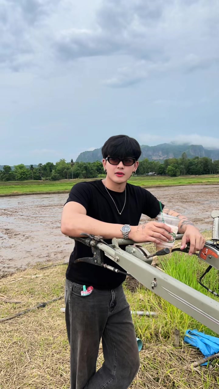 @เพชร ธรวะ
