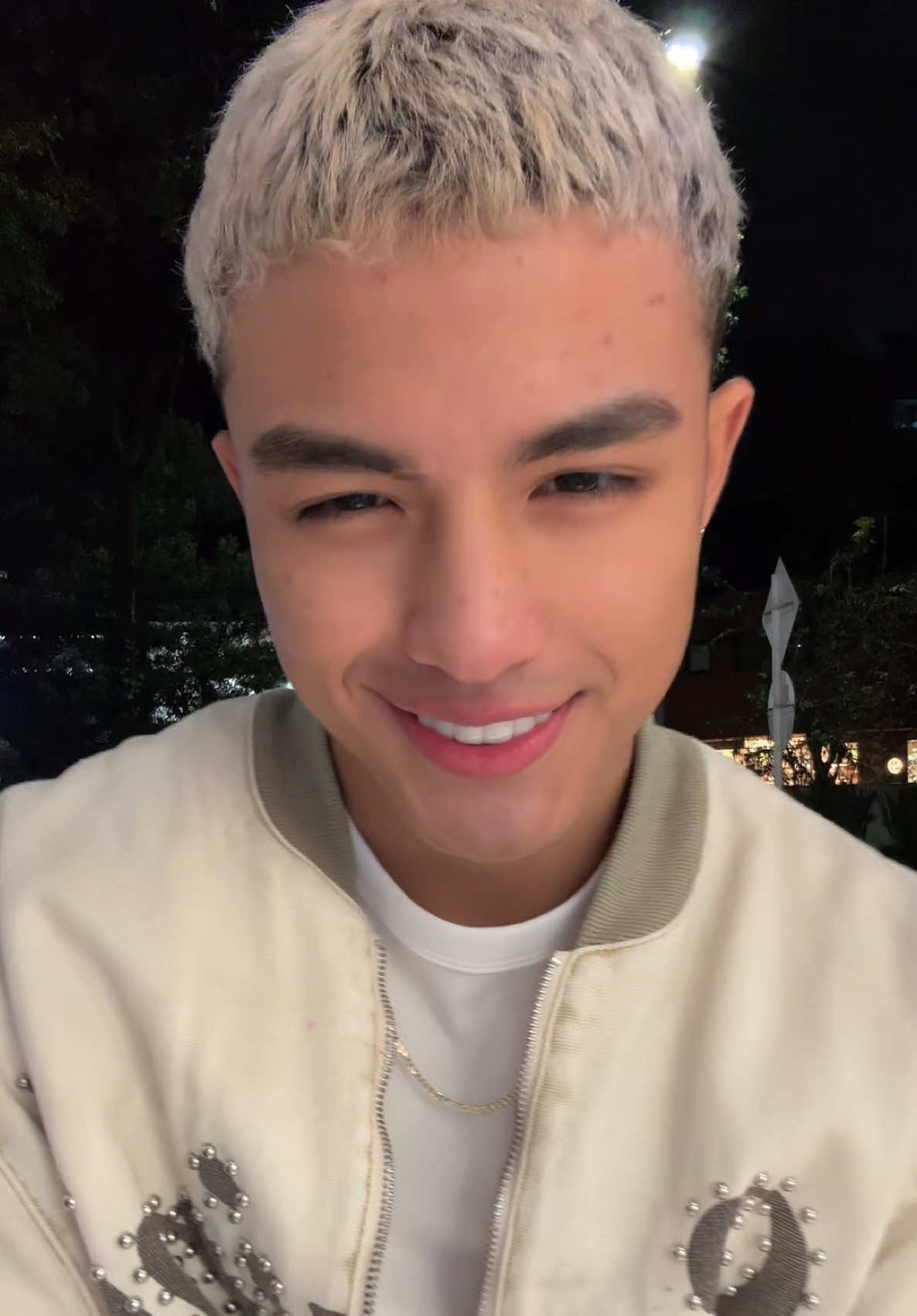 @𝐇𝐮𝐠𝐨 🦦