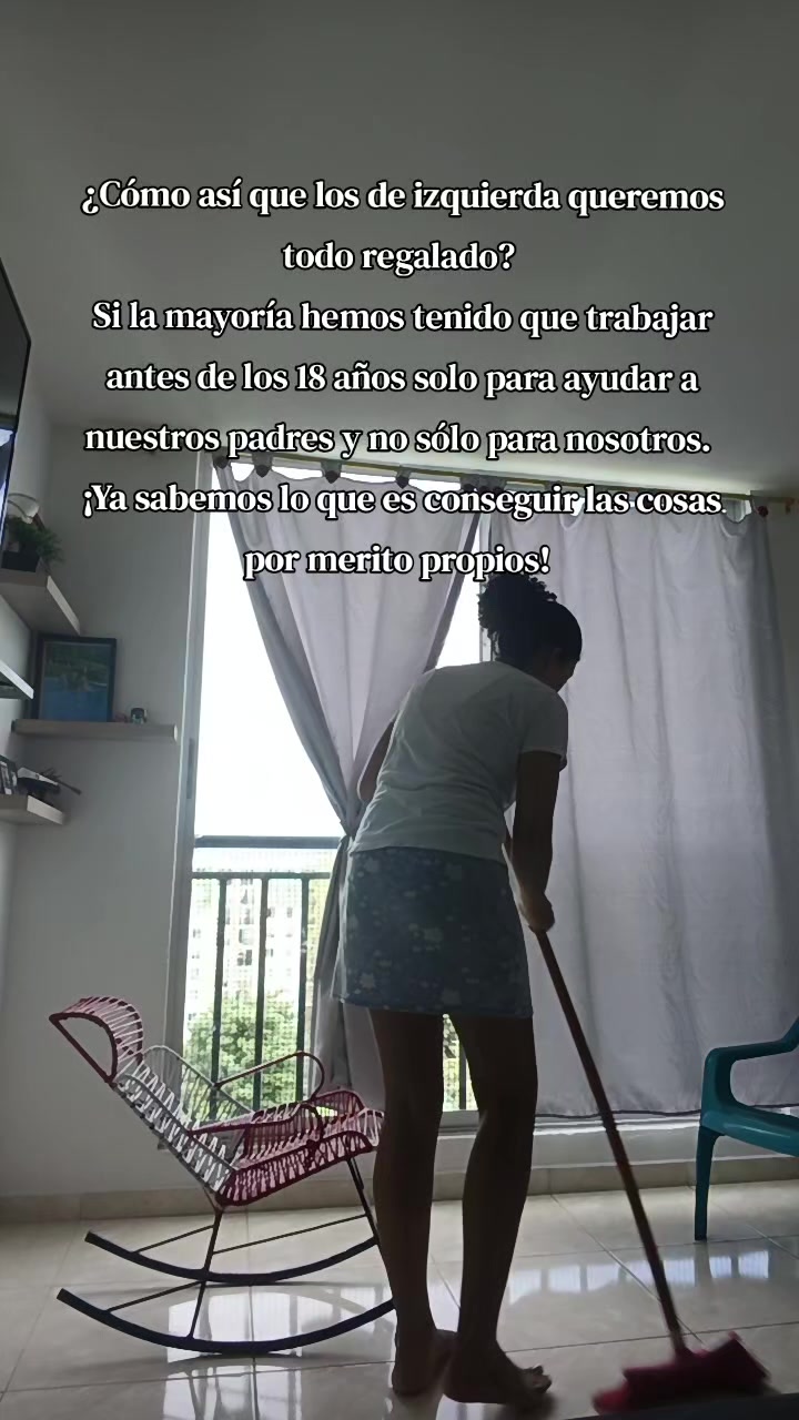 @Adriana Escobar | AdriE Vlog