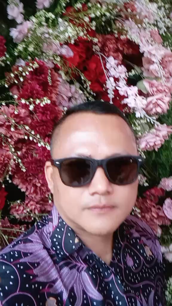 @Dari Kontak Anda