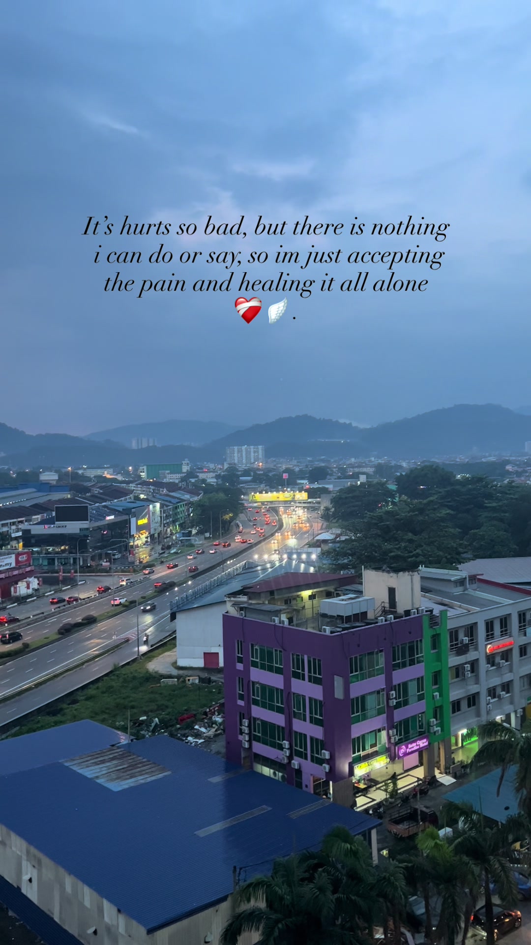 @ᥫ᭡.