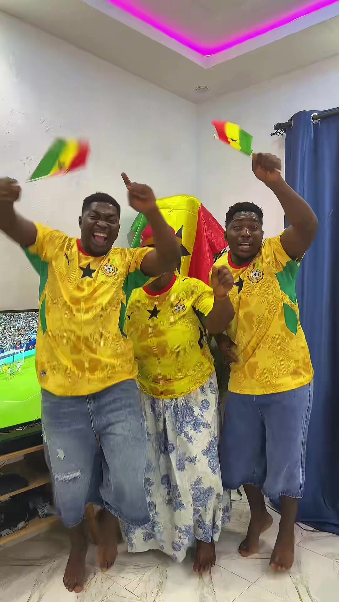 @Twins Diaries 🇬🇭