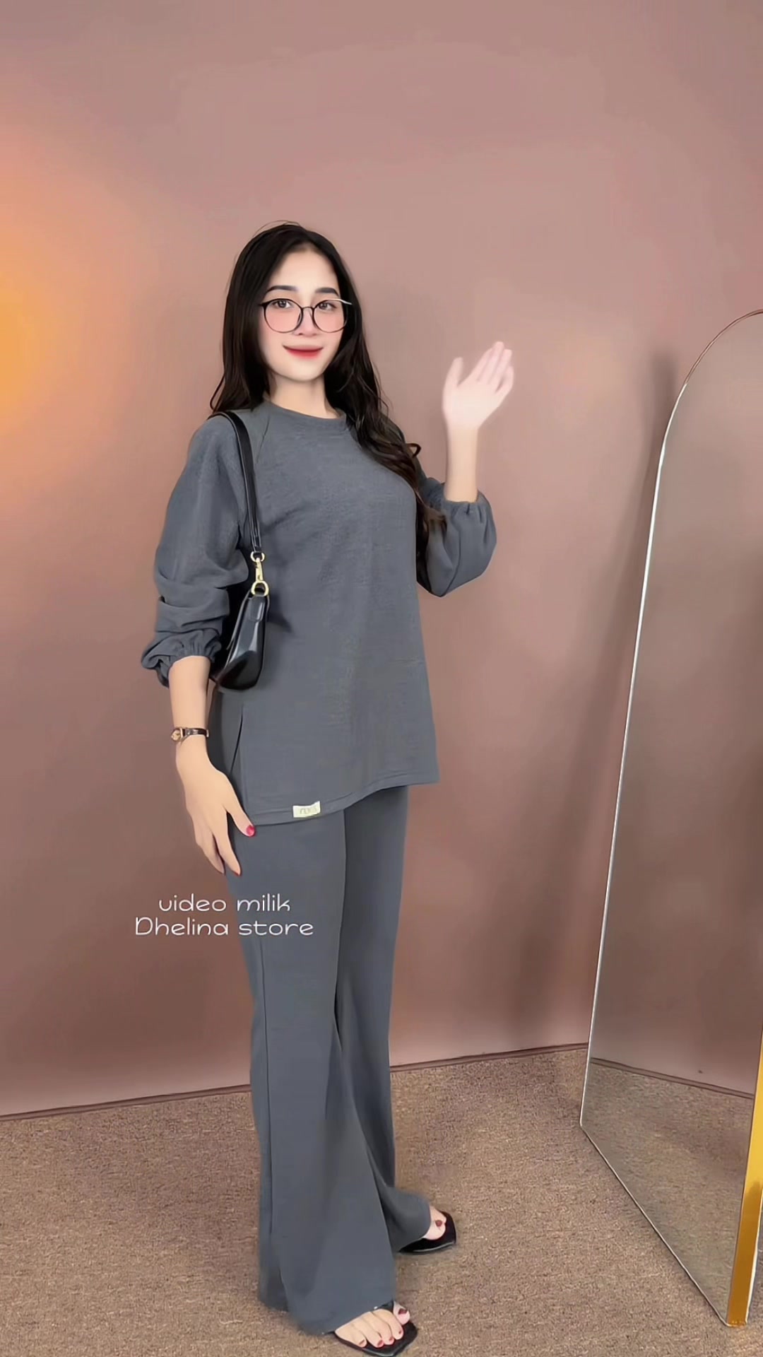 @Dhelina store