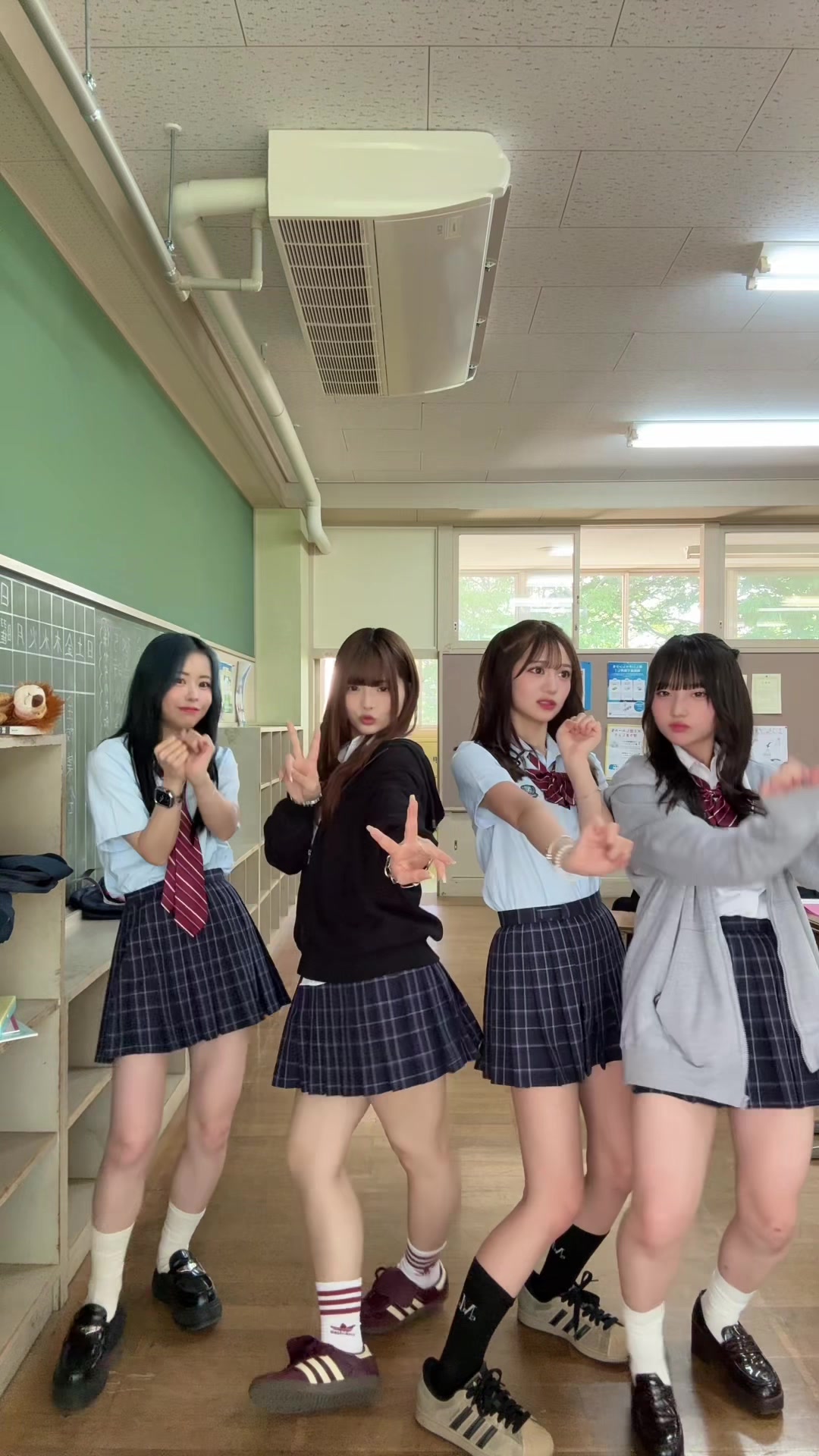 @莉那