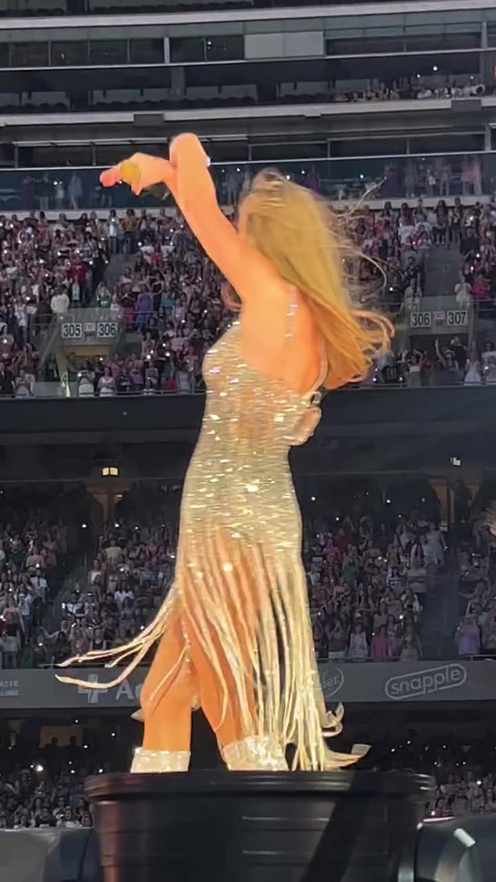 @𓂃꙳⋆videos from the eras tour