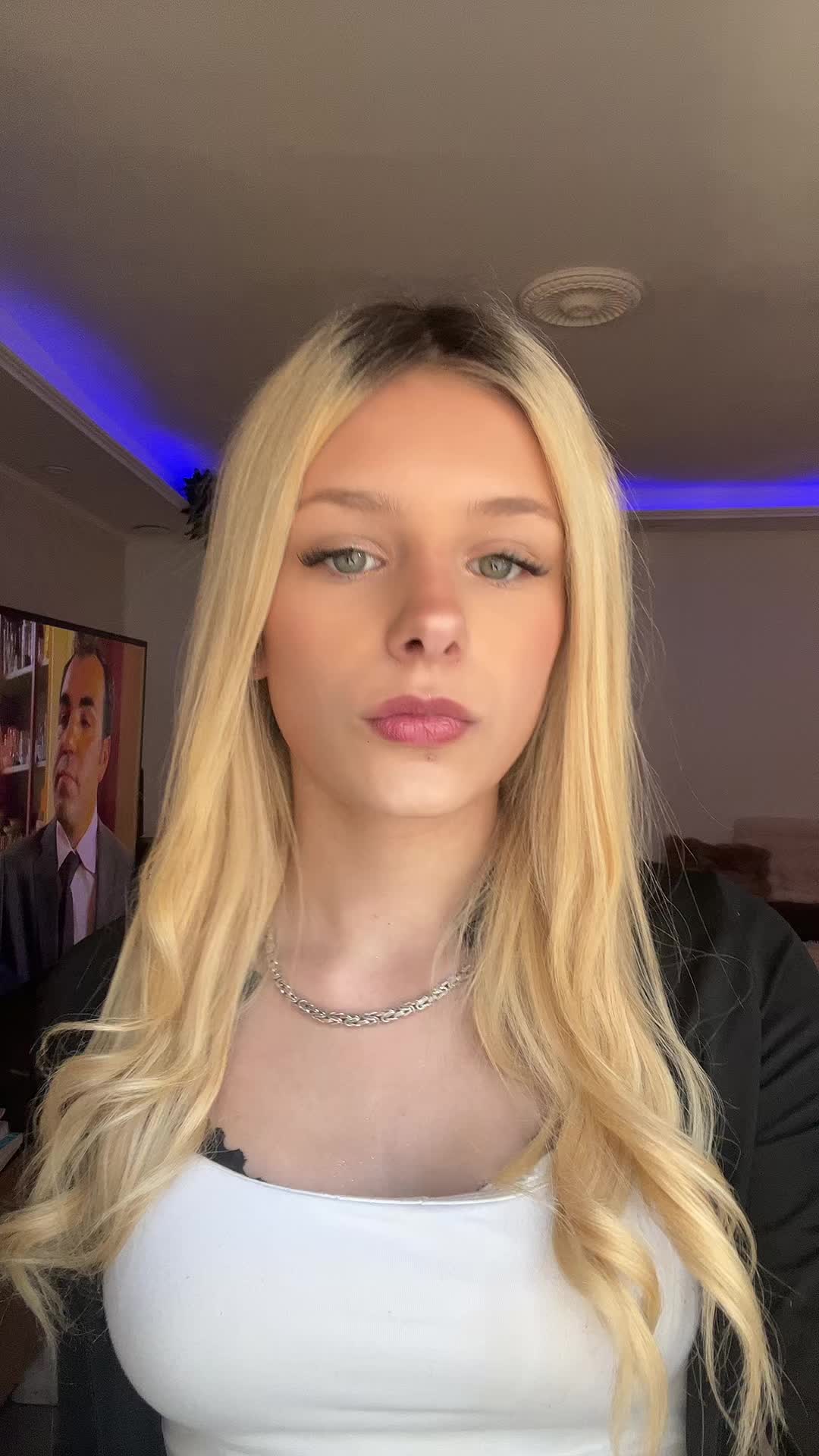 @Mariella✝️
