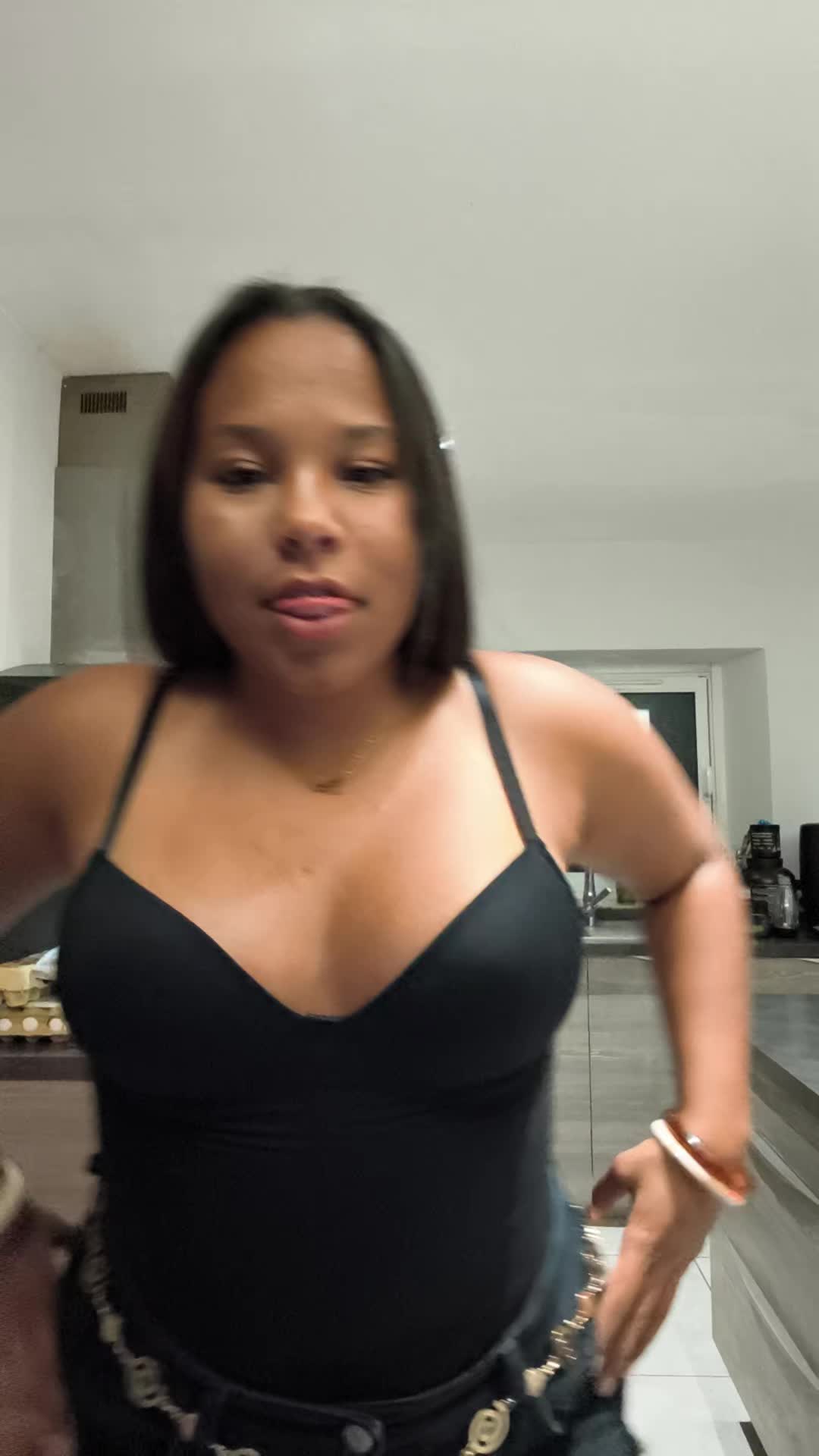 @Hyasmine_38
