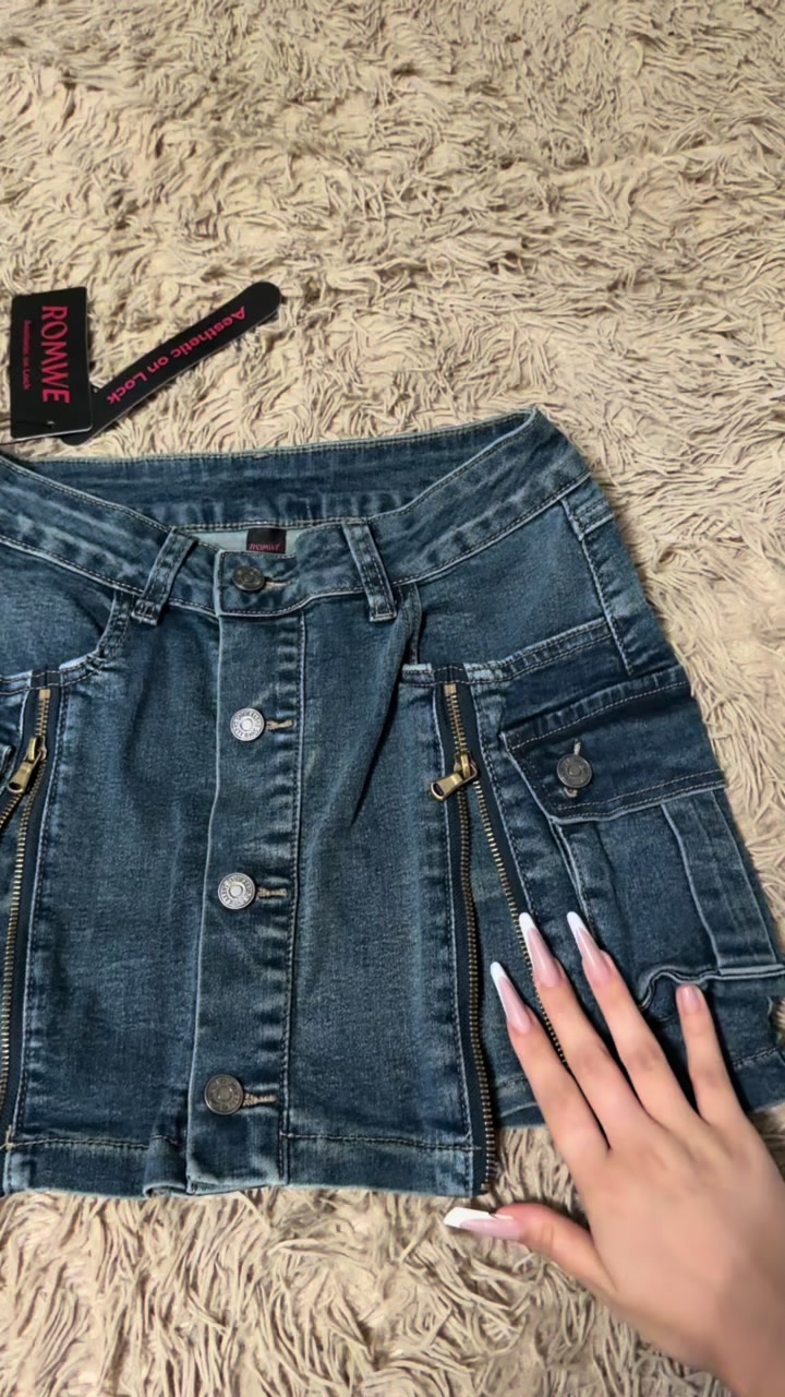 @𝑫𝒐𝒍𝒍𝒂𝒓 𝒃𝒐𝒖𝒕𝒊𝒈𝒖𝒆