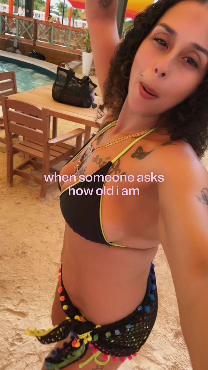 @momof4