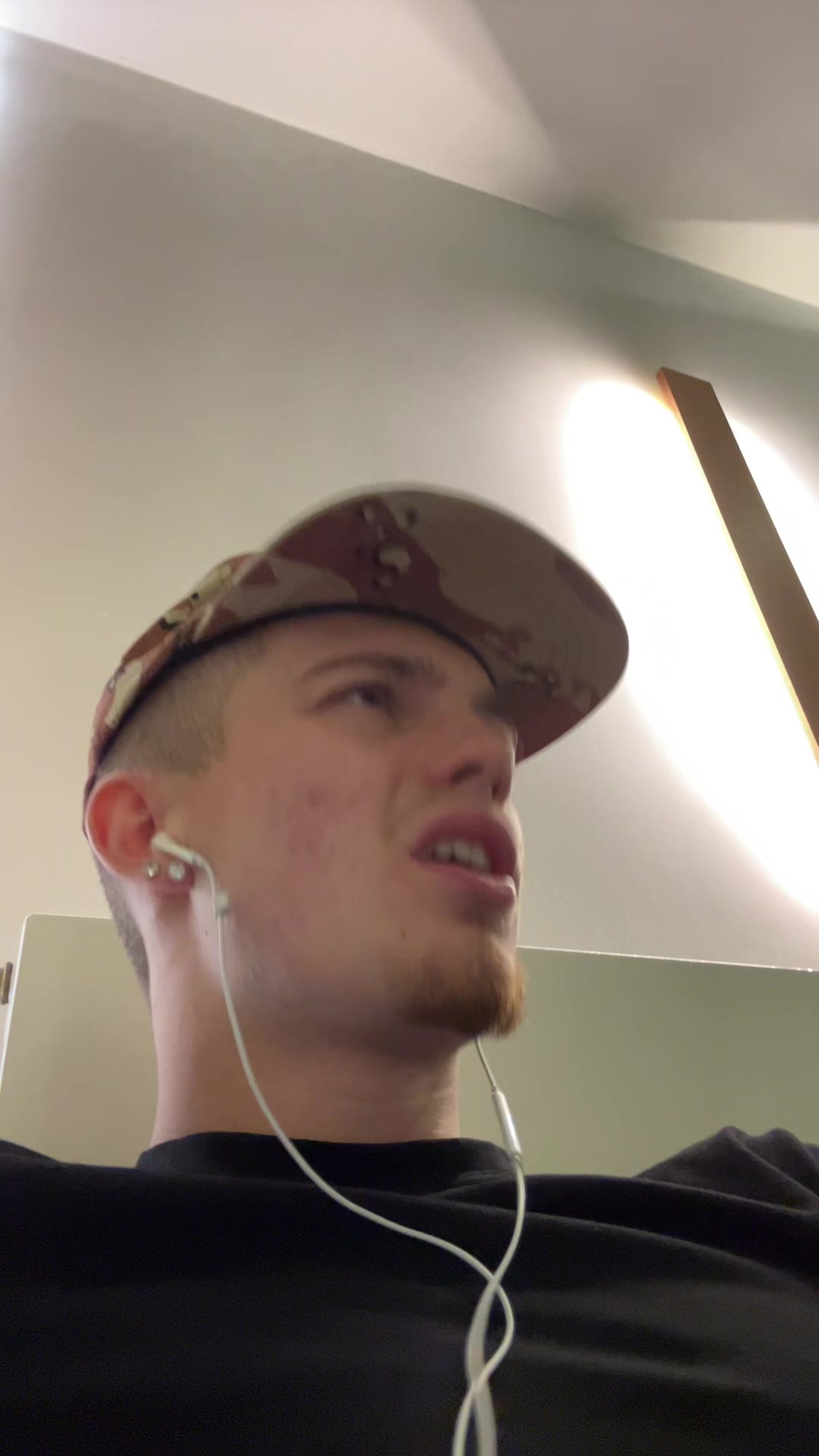 @Sqwimeee