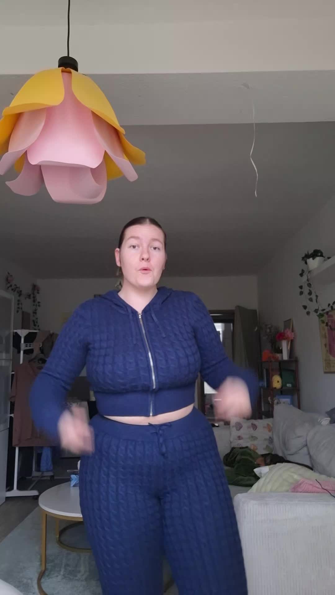 @vivienhrtl🌼