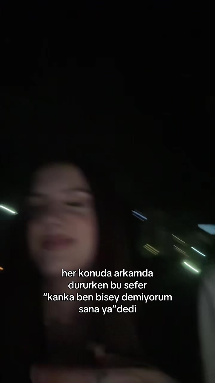 @Azra Eşref