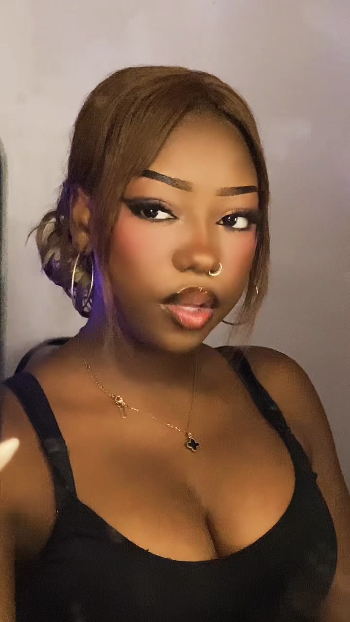 @q🍫