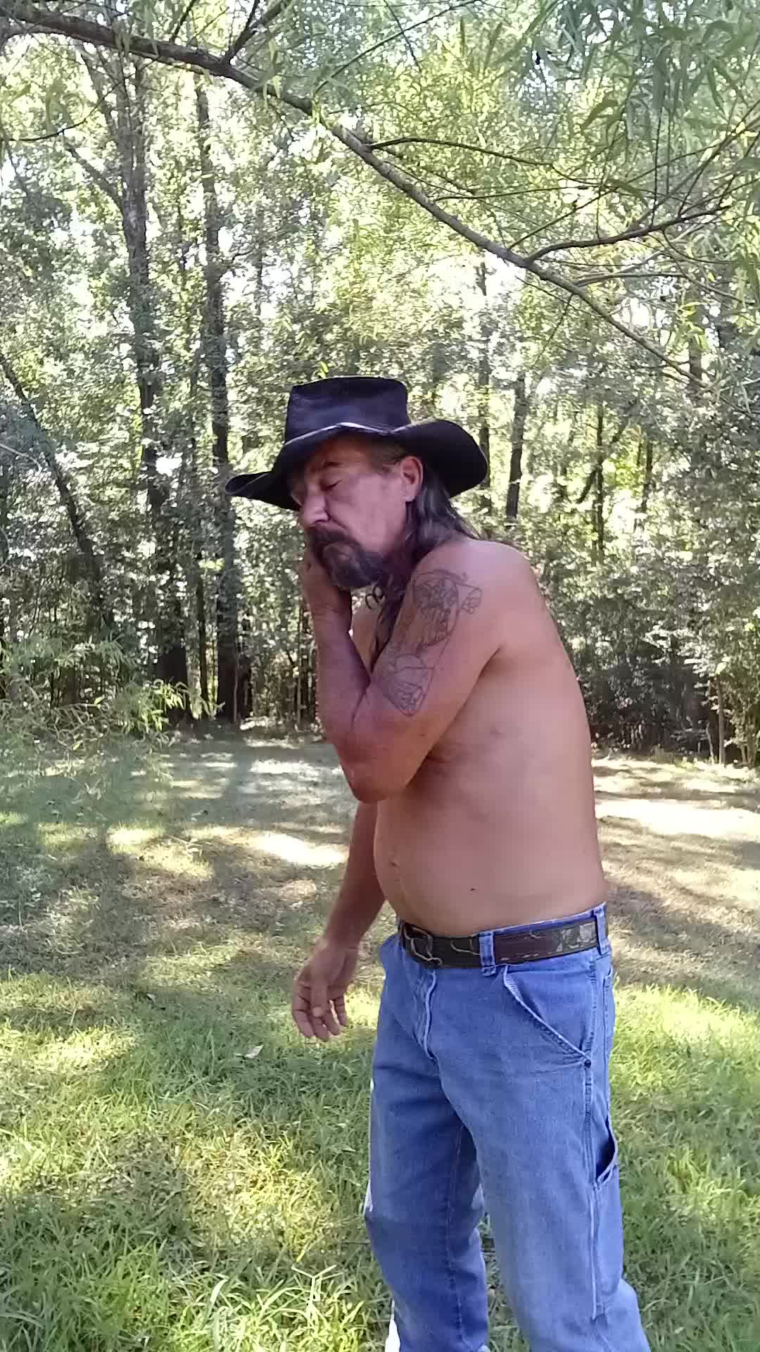 @Jr
