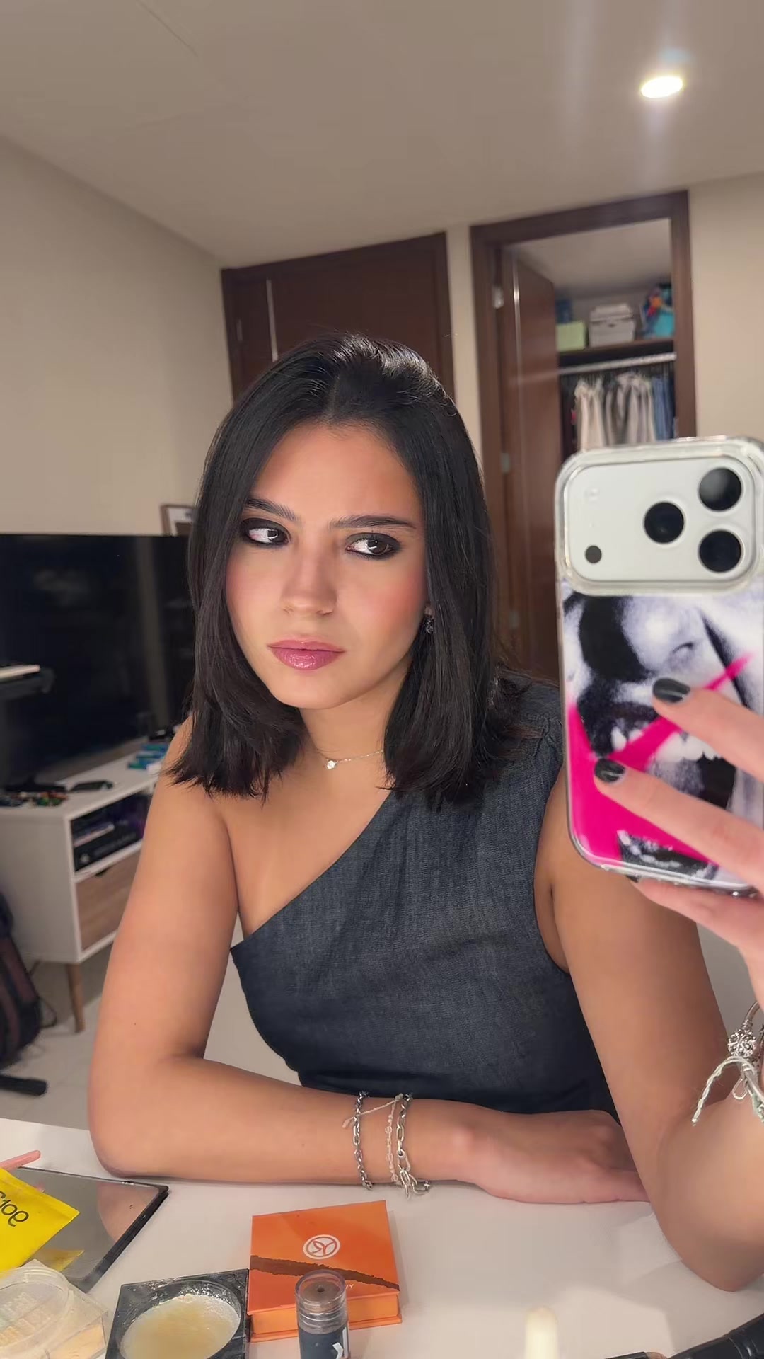 @loveehotmoms_