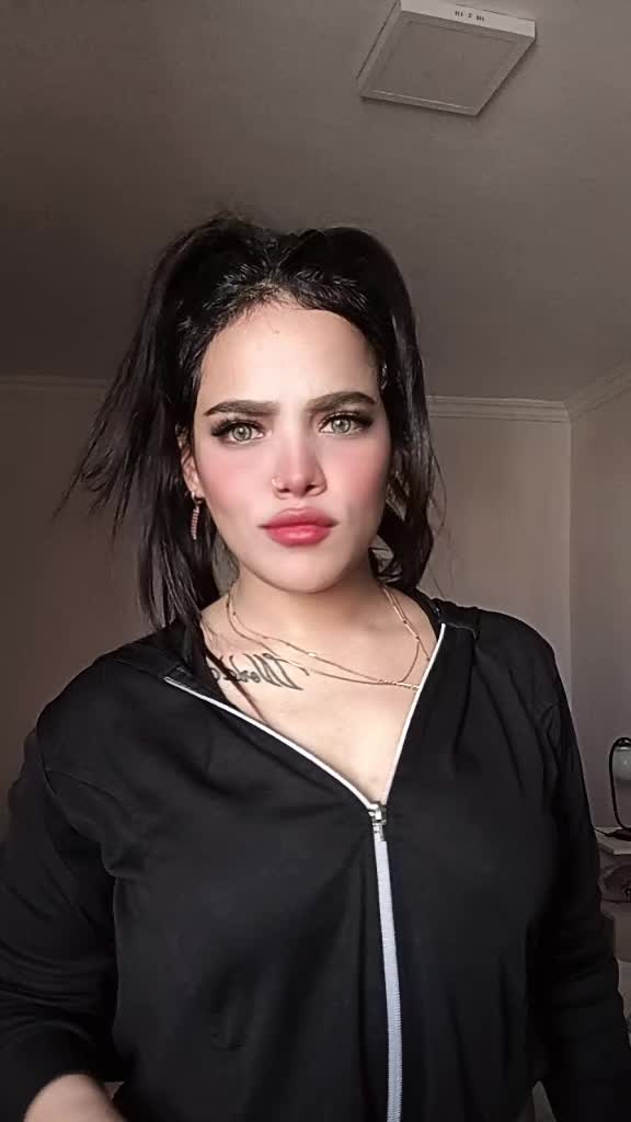 @Liiily