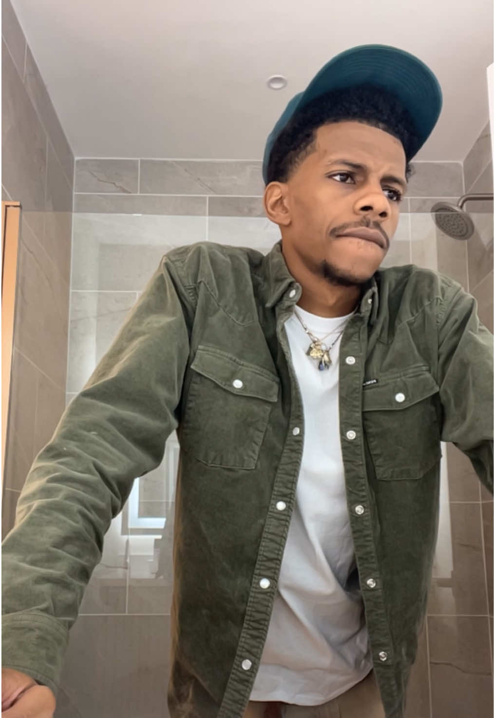@AAron VibeZ ( BeeAPeace ) ๐๐ฆ