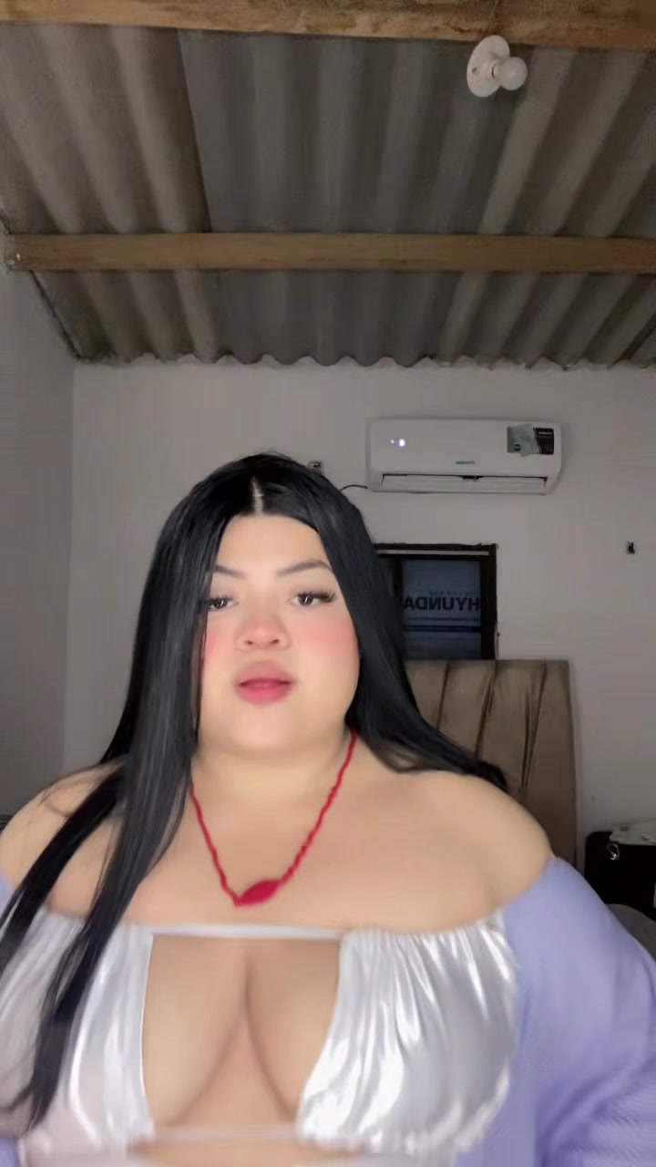@Elenabrachocambar