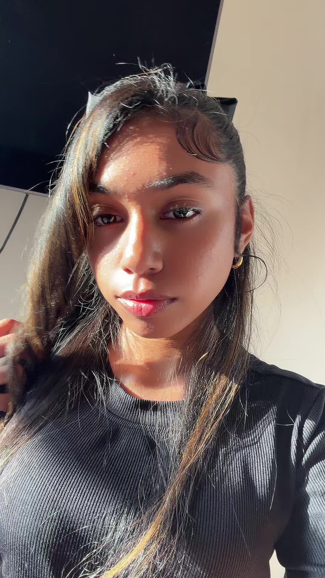 @Niesaa.