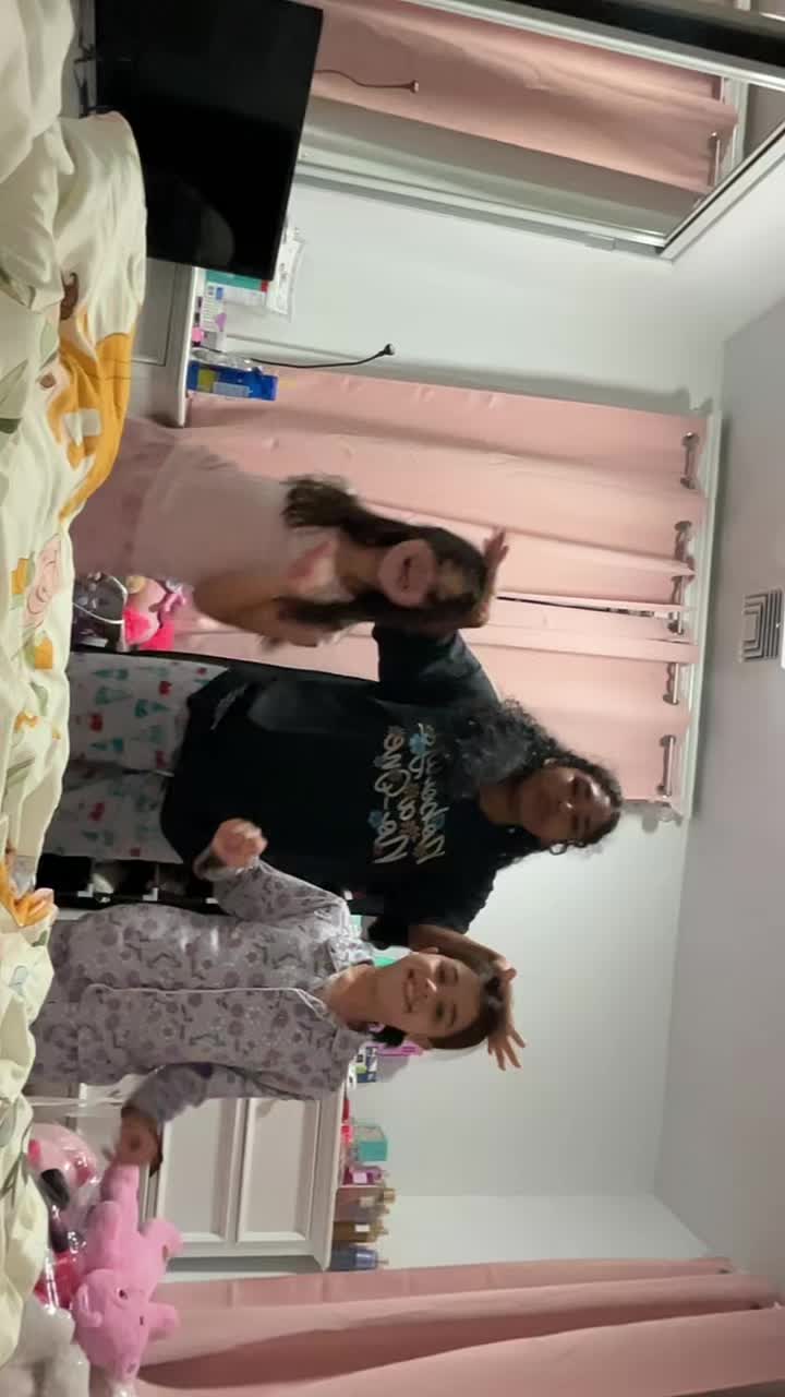 @karinacurlz
